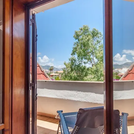 Baia Degli Dei Bilo And Trilo Close To Taormina- Happy