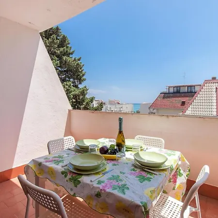 Baia Degli Dei Bilo And Trilo Close To Taormina- Happy